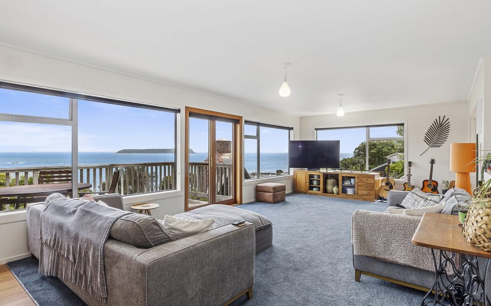 Coastal Oasis – 4 bedrooms, 2 bathrooms