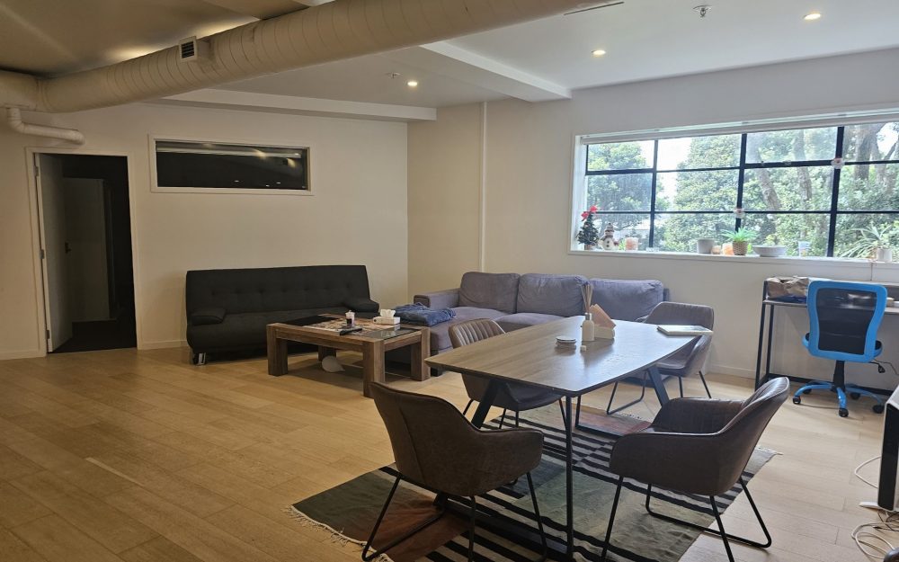 Vibrant Urban Living – 5 bedrooms, 2 bathrooms